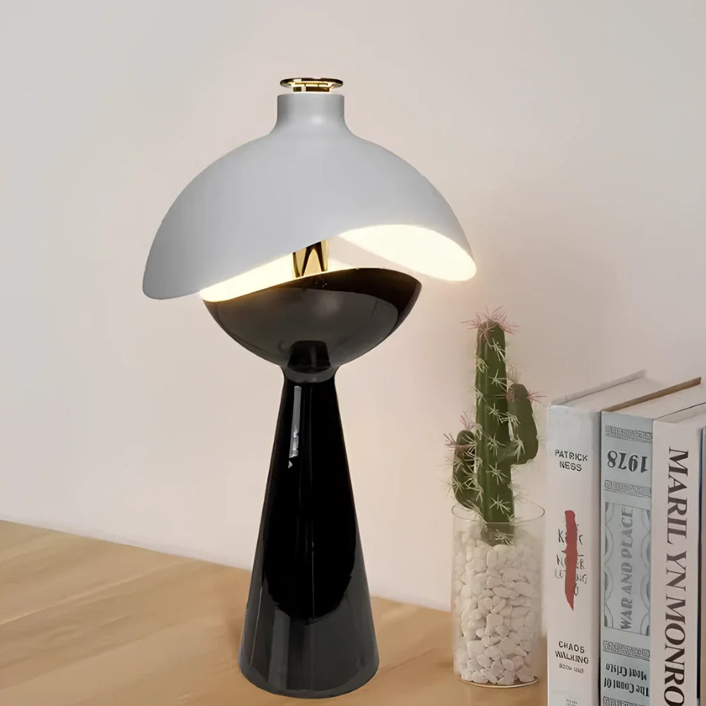 Lampe de table sculptée LumiDome™
