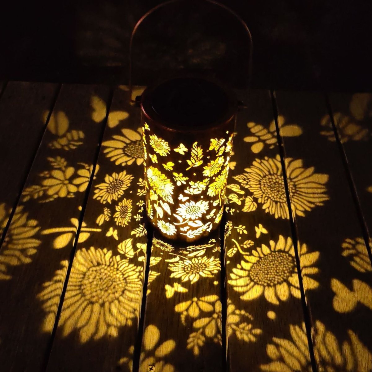 Lanterne à motif solaire
