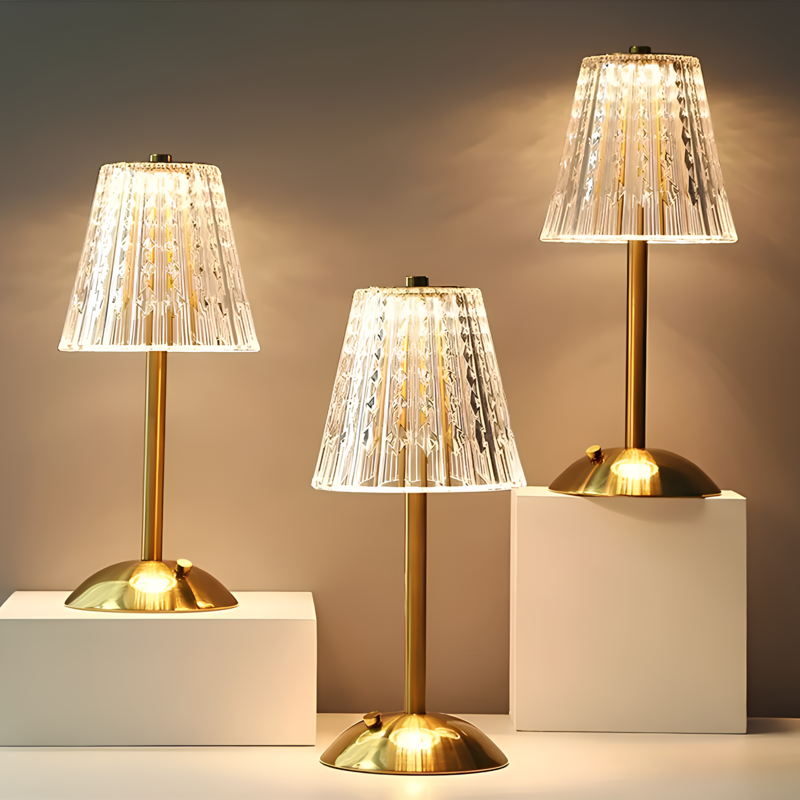 Lampe de table en cristal doré