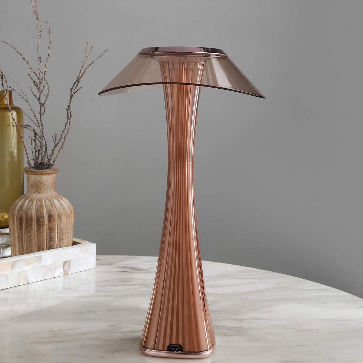 Lampe tulipe sculptée