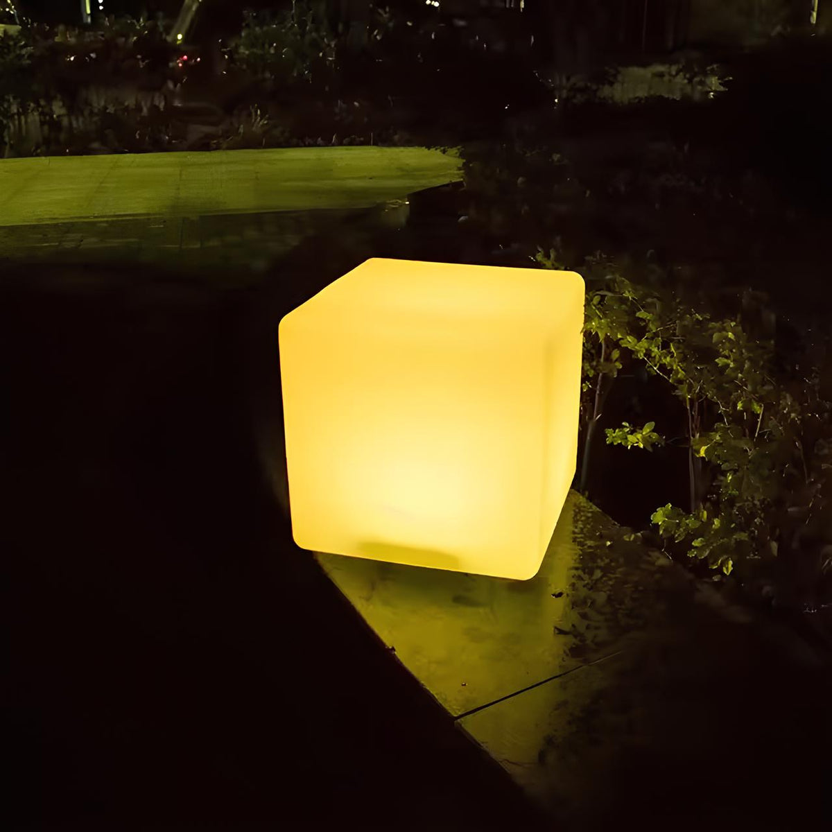 Kubieke tuinlamp